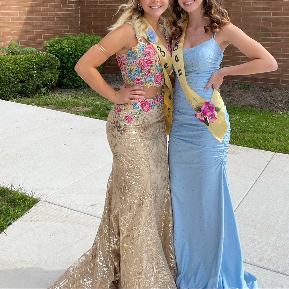 BEAUTIFUL TWO PIECE PROM DRESS WORN ONCE